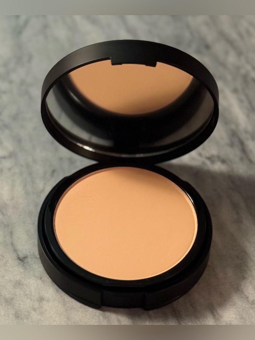 Talc-Free BareMinerals Barepro 24H Skin Perfecting Matte Powder Light 25 Neutral - Picture 5 of 7